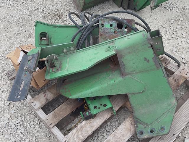 Image of John Deere 640 equipment image 2