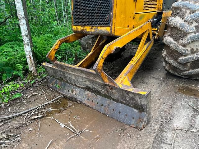 Image of John Deere 640 equipment image 1