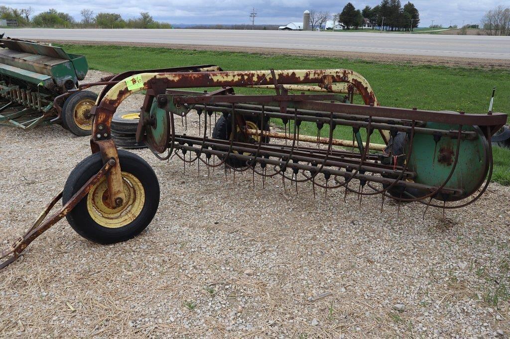 Image of John Deere 640 Image 0