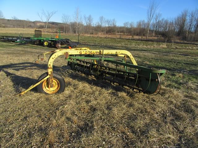 Image of John Deere 640 equipment image 1