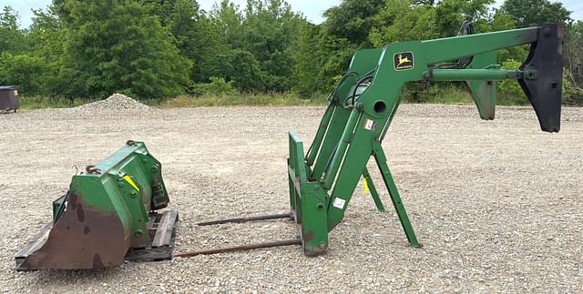 Image of John Deere 640 equipment image 3