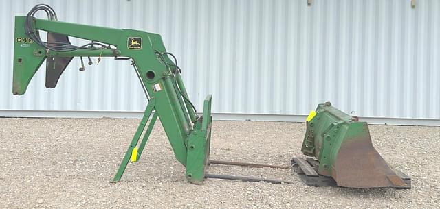 Image of John Deere 640 equipment image 2