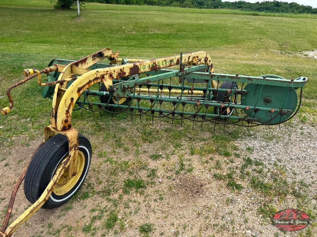 Image of John Deere 640 Image 0