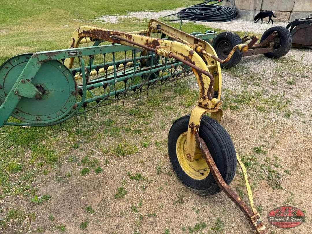 Image of John Deere 640 Image 1