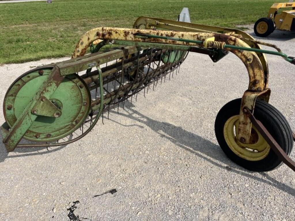 Image of John Deere 640 Primary Image