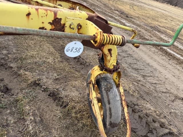 Image of John Deere 640 equipment image 4