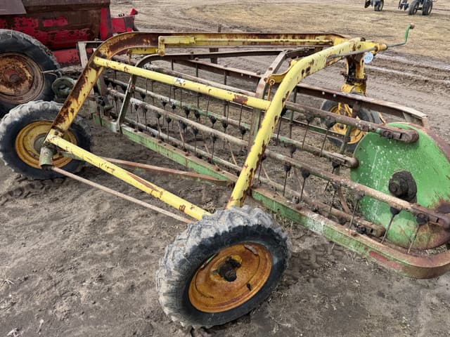 Image of John Deere 640 equipment image 3