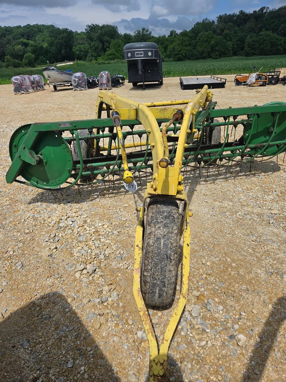 Image of John Deere 640 Primary Image