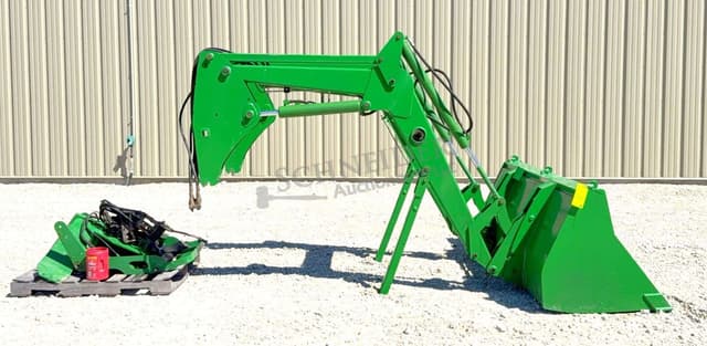 Image of John Deere 640 equipment image 2