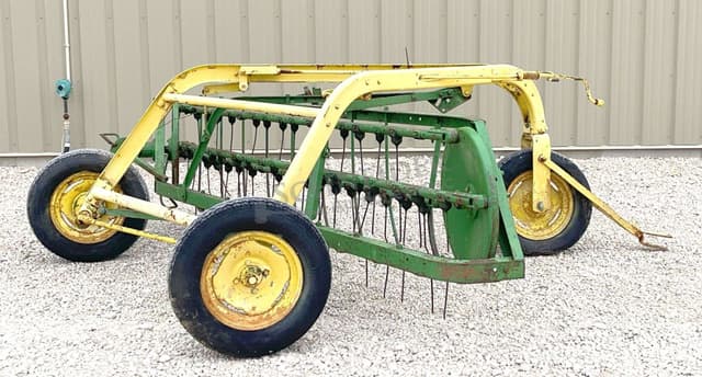 Image of John Deere 640 equipment image 2