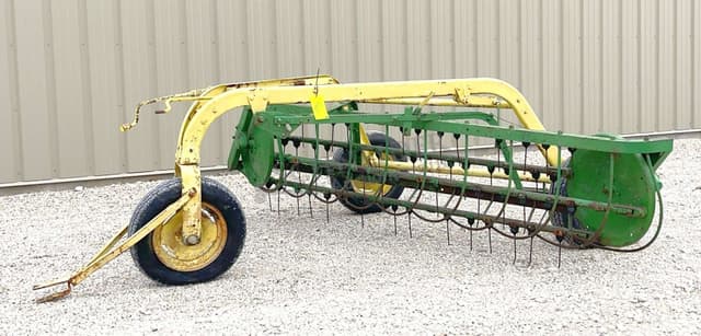 Image of John Deere 640 equipment image 1