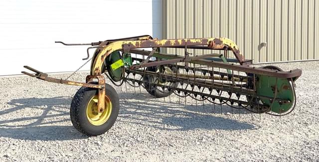 Image of John Deere 640 equipment image 1