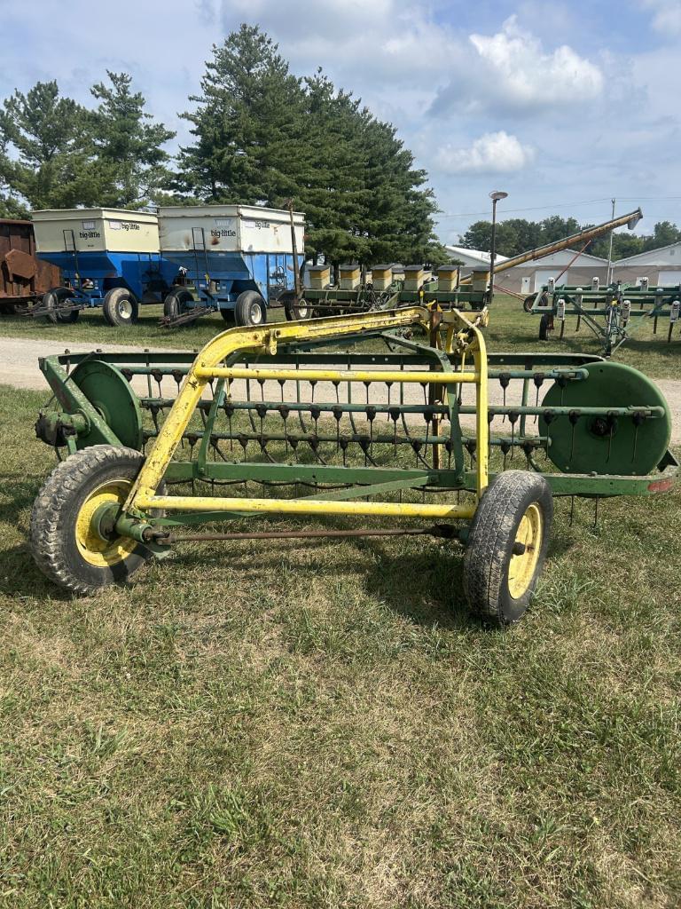 Image of John Deere 640 Image 1