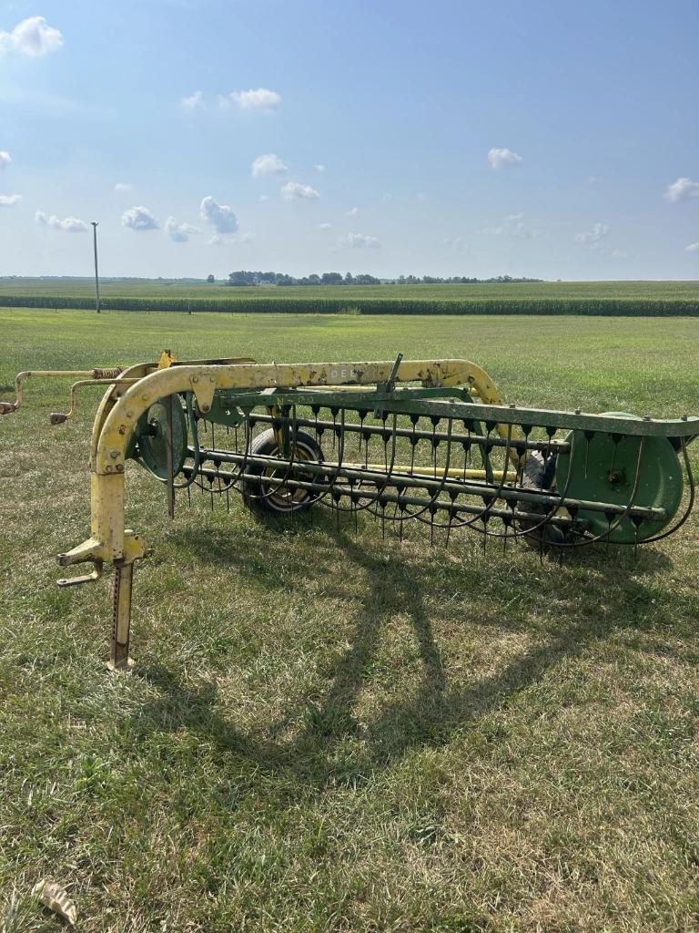 Image of John Deere 640 Image 0