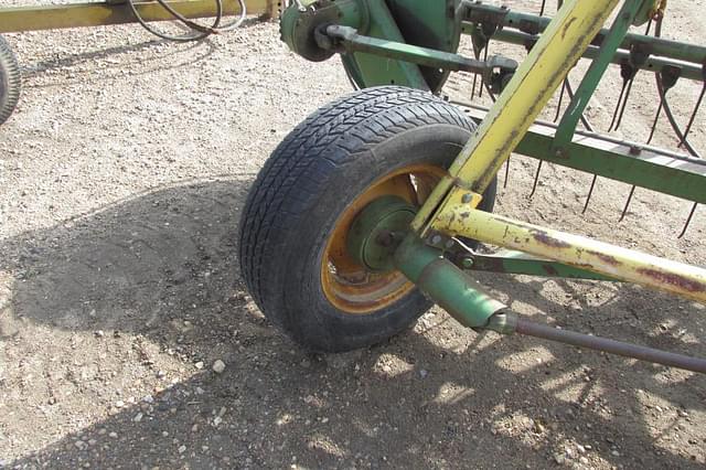 Image of John Deere 640 equipment image 4