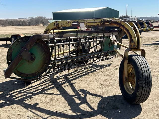 Image of John Deere 640 equipment image 1