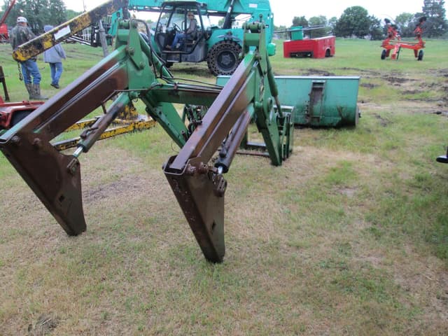 Image of John Deere 640 equipment image 2
