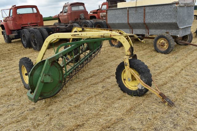 Image of John Deere 640 equipment image 2