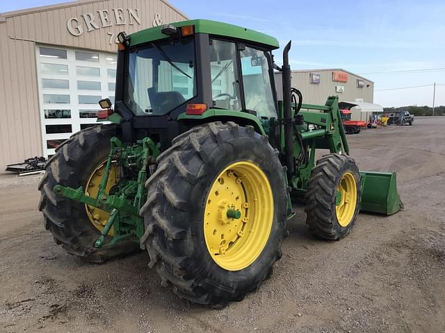 Image of John Deere 6400 equipment image 4