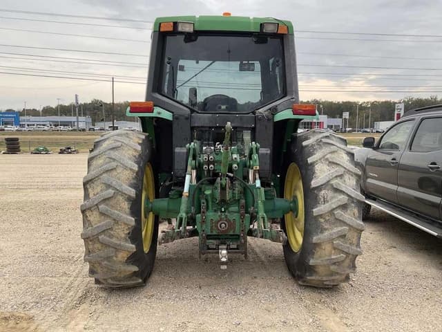 Image of John Deere 6400 equipment image 3