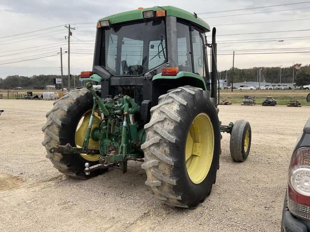 Image of John Deere 6400 equipment image 4