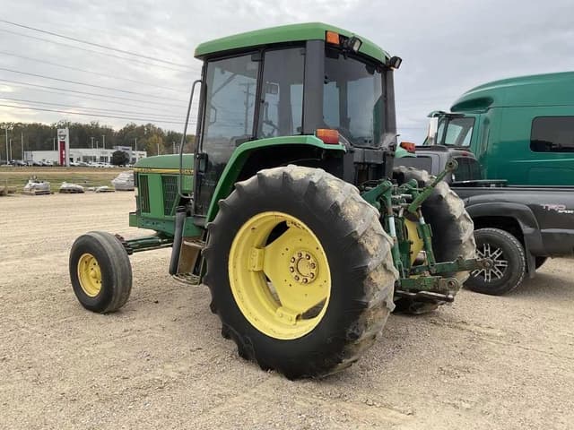Image of John Deere 6400 equipment image 2