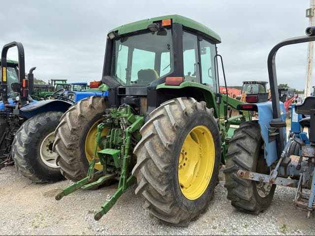 Image of John Deere 6400 equipment image 2