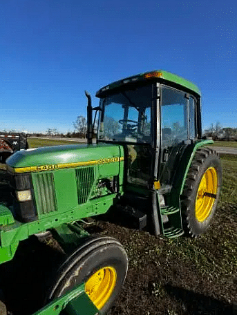 Image of John Deere 6400 equipment image 1