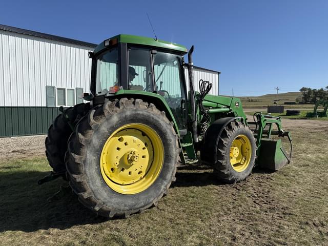 Image of John Deere 6400 equipment image 2