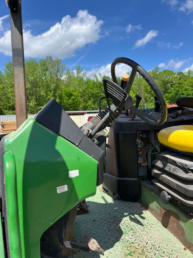 Image of John Deere 6400 equipment image 4
