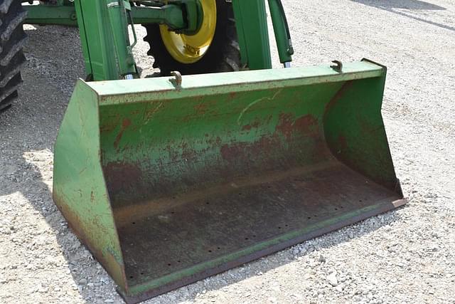 Image of John Deere 6400 equipment image 4