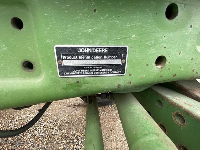 Image of John Deere 6400 equipment image 4