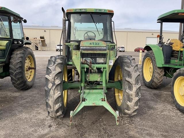 Image of John Deere 6400 equipment image 1