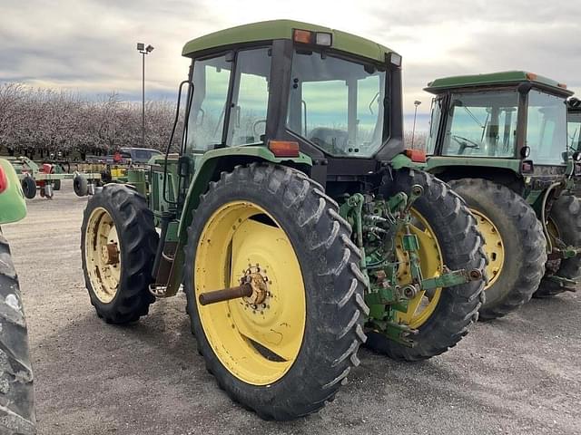 Image of John Deere 6400 equipment image 4