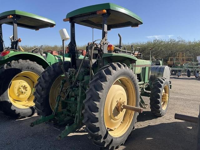 Image of John Deere 6400 equipment image 1