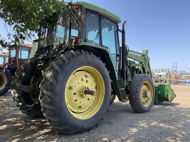Image of John Deere 6400 equipment image 4