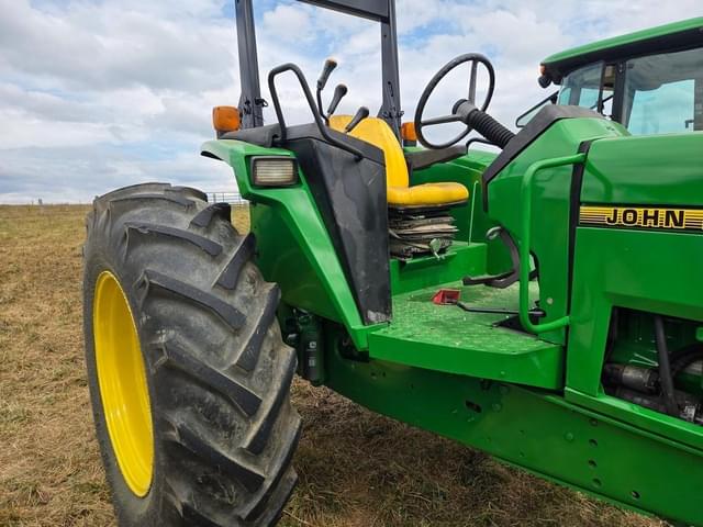 Image of John Deere 6400 equipment image 4