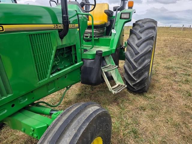 Image of John Deere 6400 equipment image 2