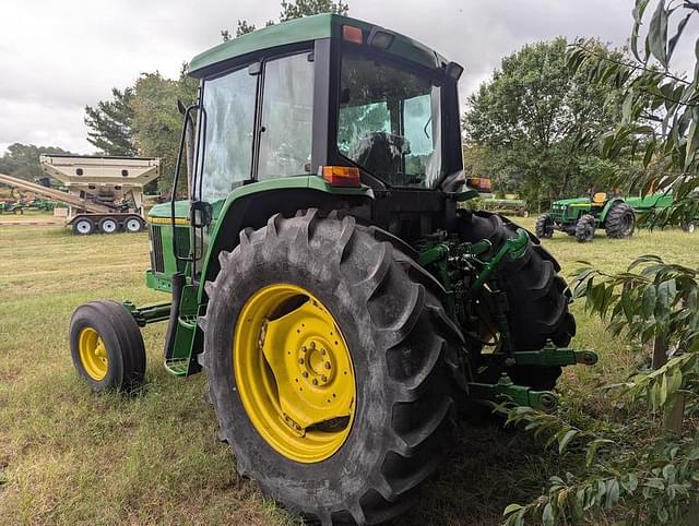 Image of John Deere 6400 equipment image 3