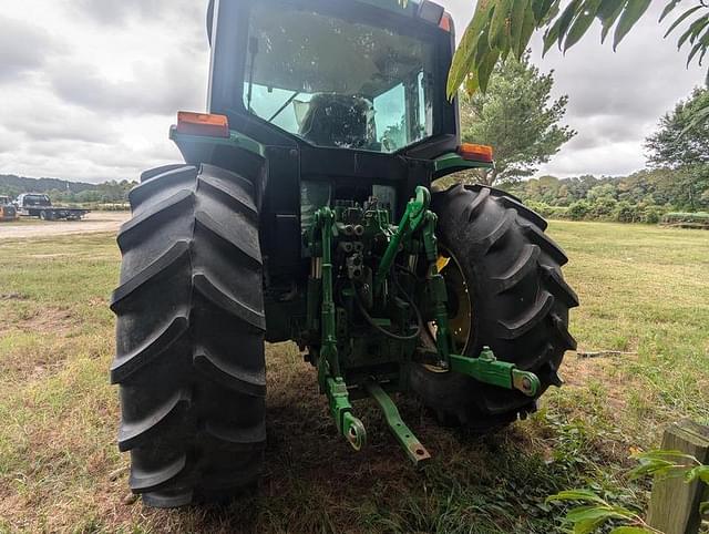 Image of John Deere 6400 equipment image 4