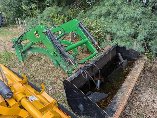 Image of John Deere 6400 equipment image 1