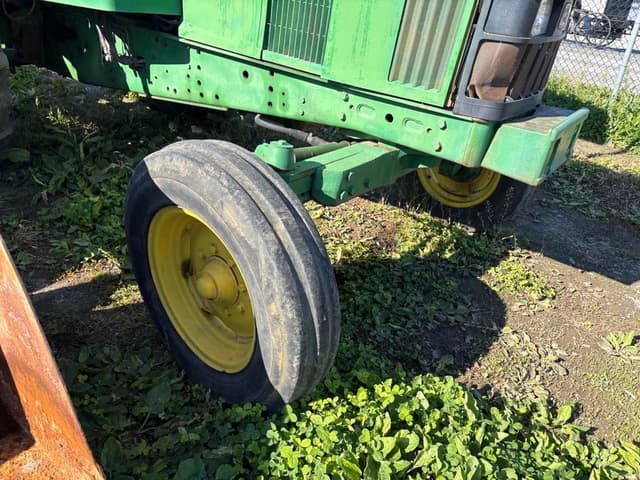 Image of John Deere 6405 equipment image 4