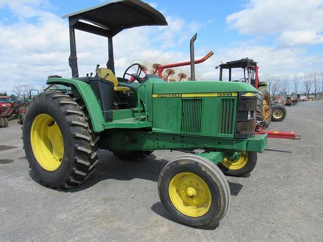 Image of John Deere 6405 equipment image 1