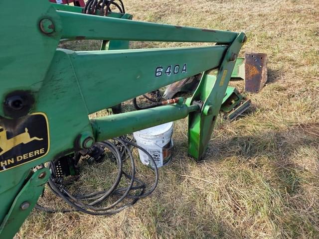 Image of John Deere 640A equipment image 4