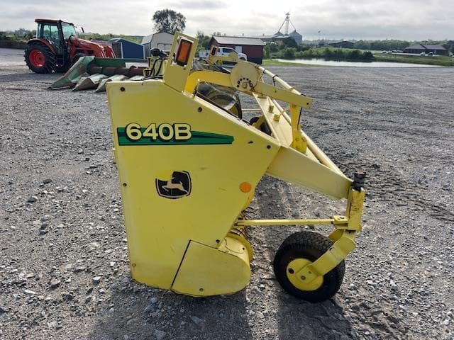 Image of John Deere 640B equipment image 1