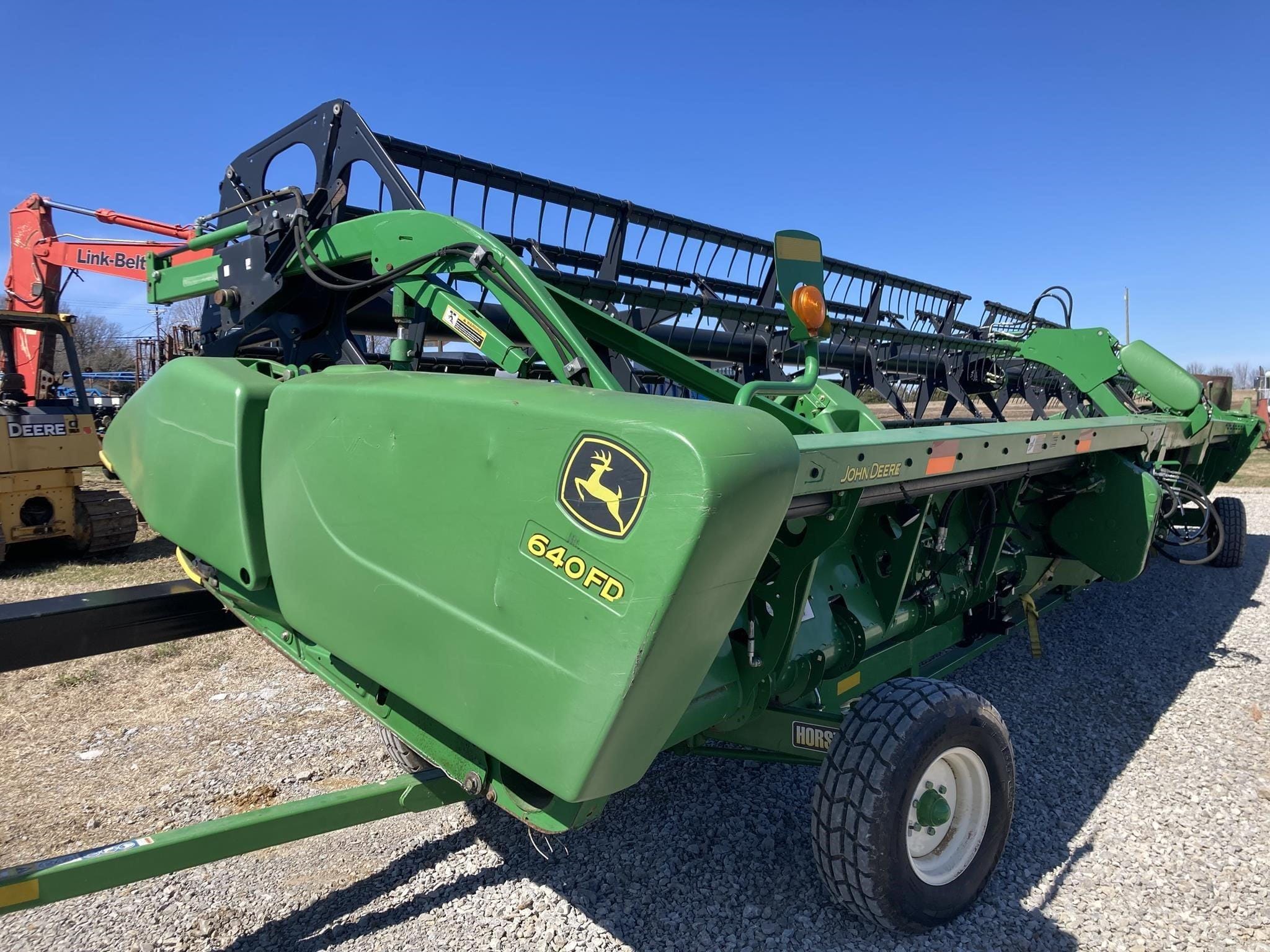 John Deere 640FD Equipment Image0