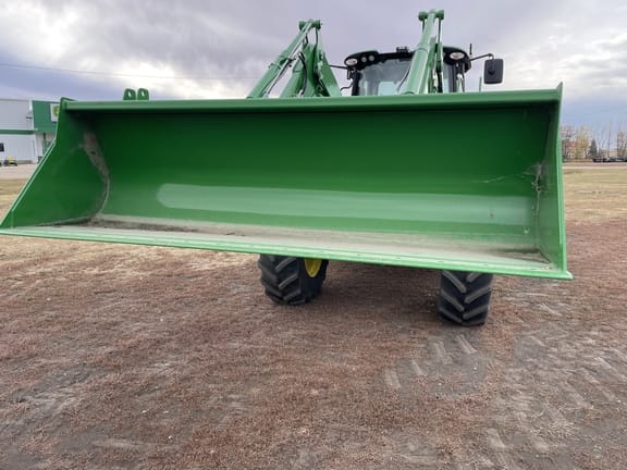 2021 John Deere 640R Equipment Image0