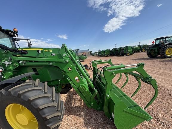 Image of John Deere 640R equipment image 1