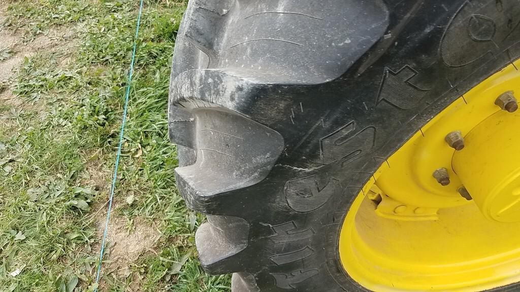 Tractor Zoom John Deere 6410