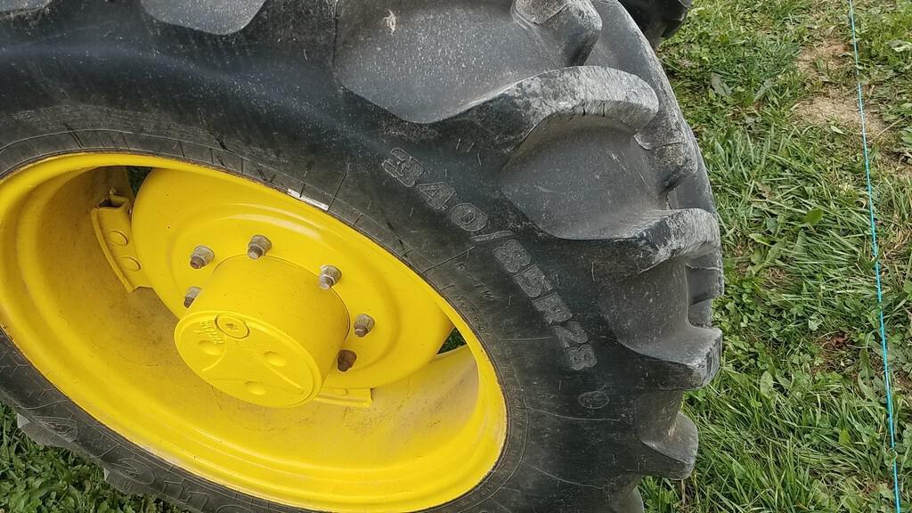 Tractor Zoom John Deere 6410